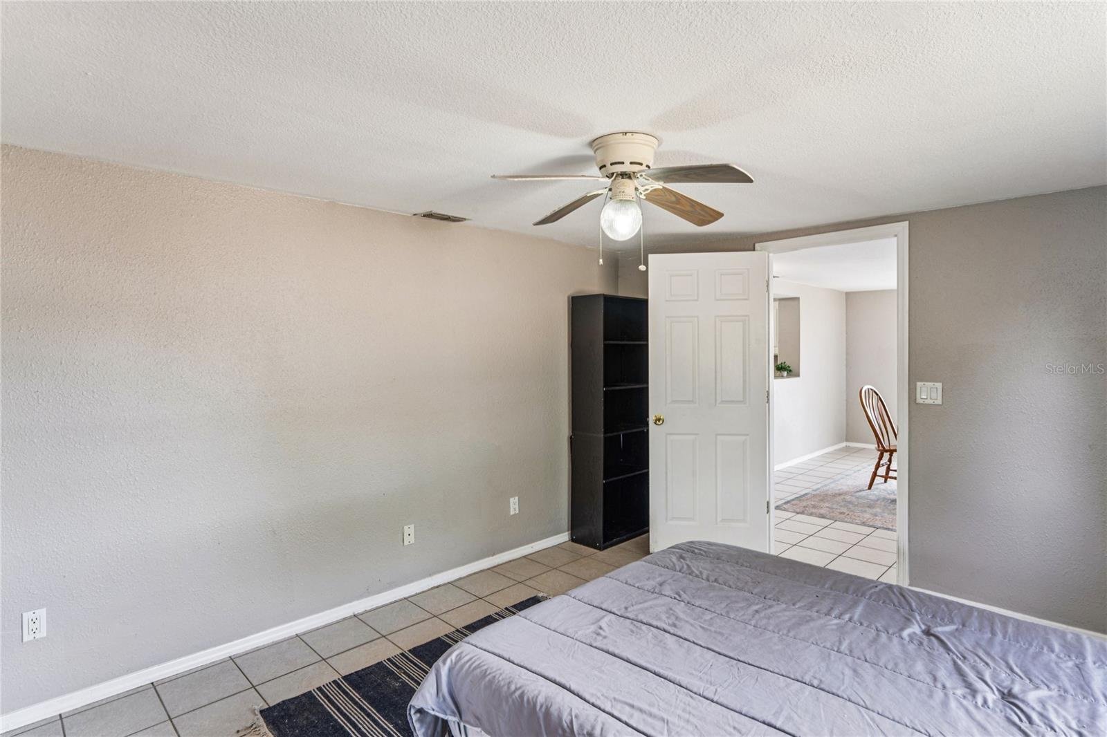 Listing photo id 19 for 7401 Country Club Drive