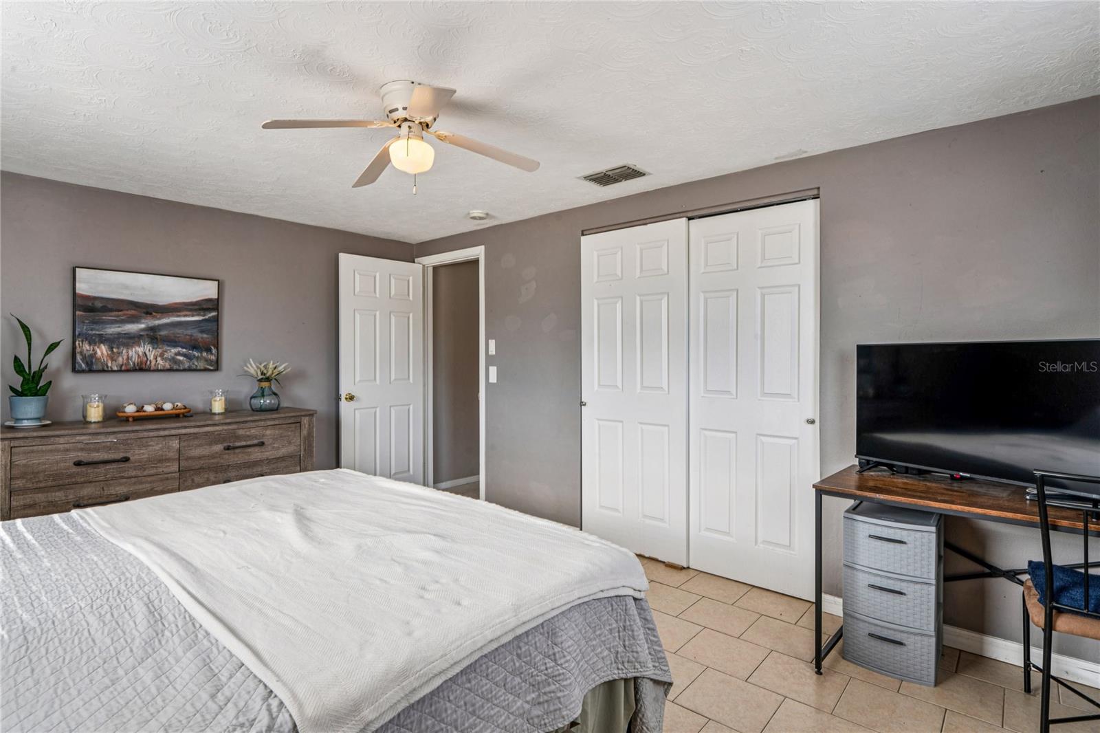 Listing photo id 23 for 7401 Country Club Drive