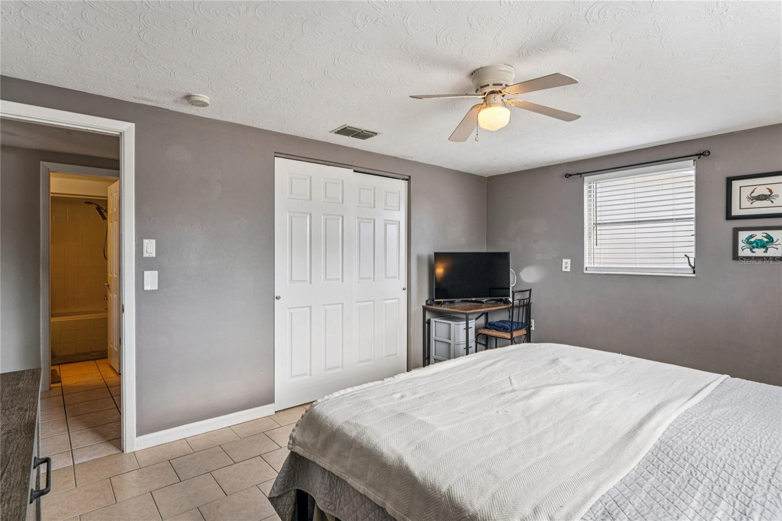 Listing photo id 24 for 7401 Country Club Drive