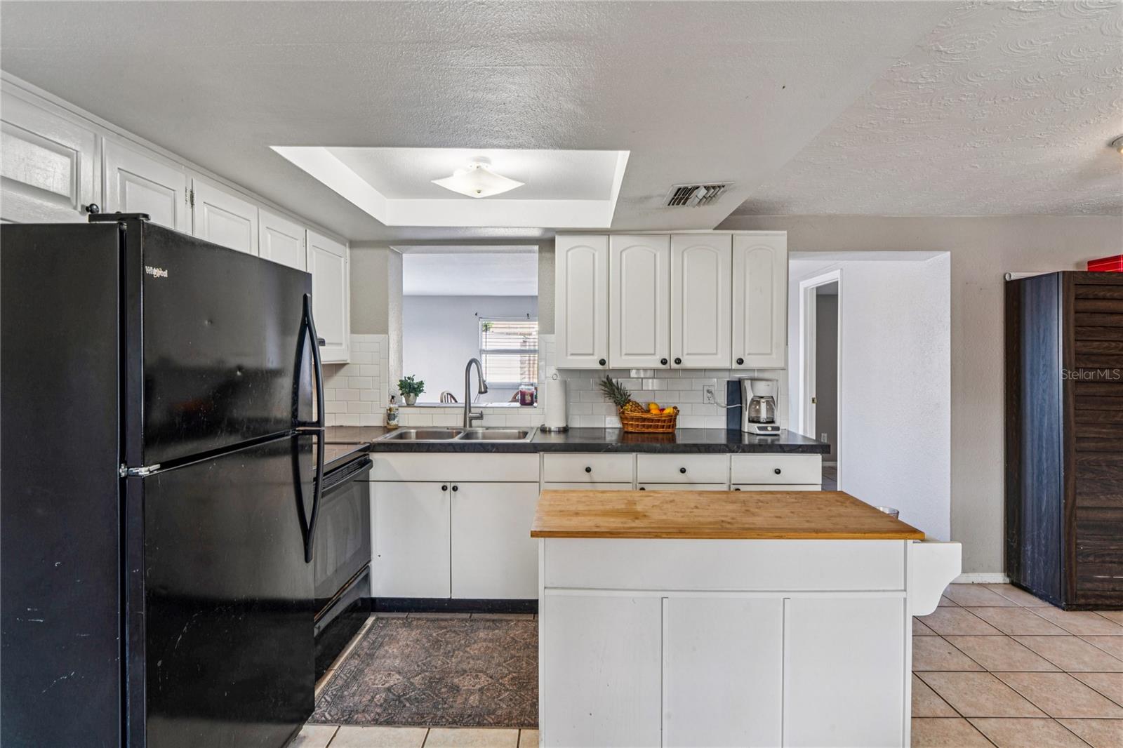 Listing photo id 1 for 7401 Country Club Drive