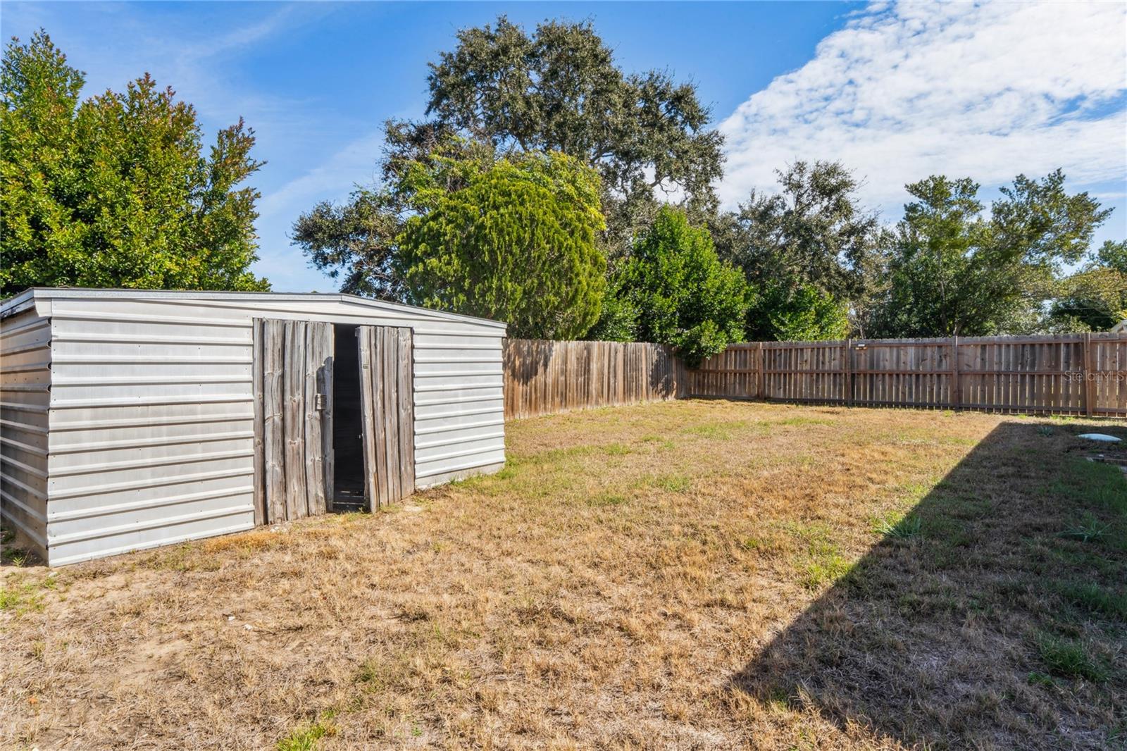 Listing photo id 29 for 7401 Country Club Drive