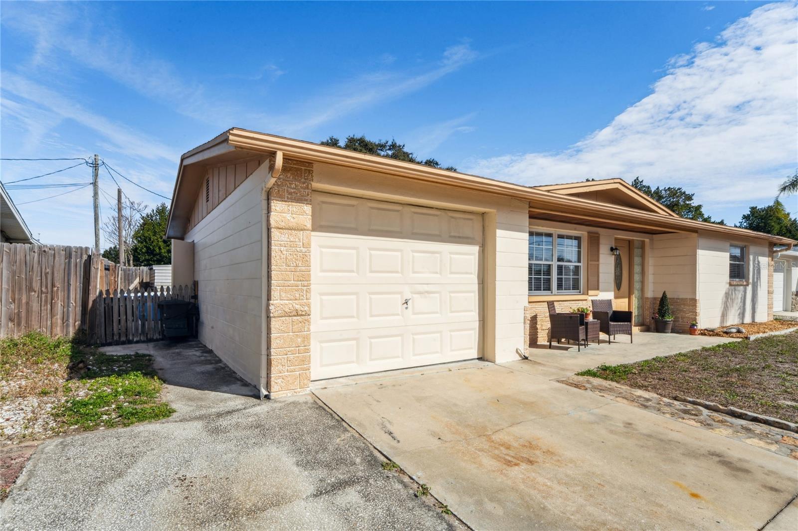 Listing photo id 33 for 7401 Country Club Drive