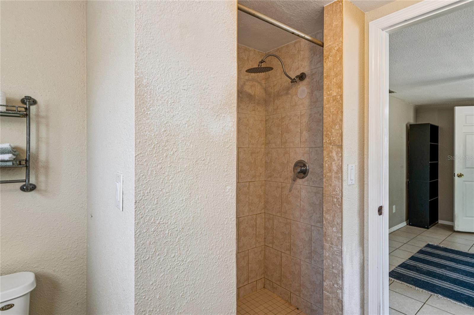 Listing photo id 3 for 7401 Country Club Drive