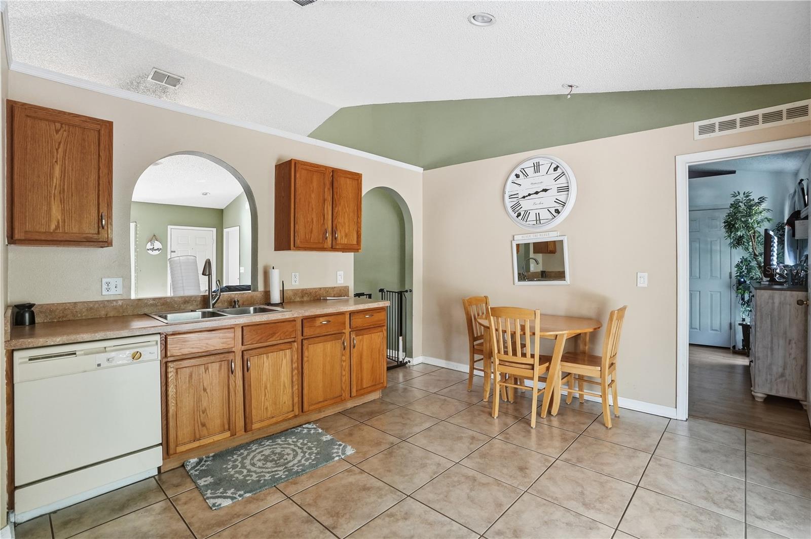 Image 9 of 34 For 6110 Lyon Road