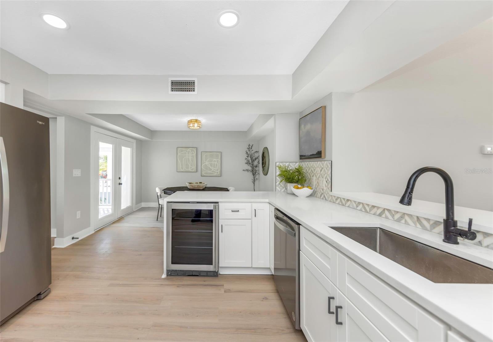 Image 23 of 89 For 6015 Barefoot Court