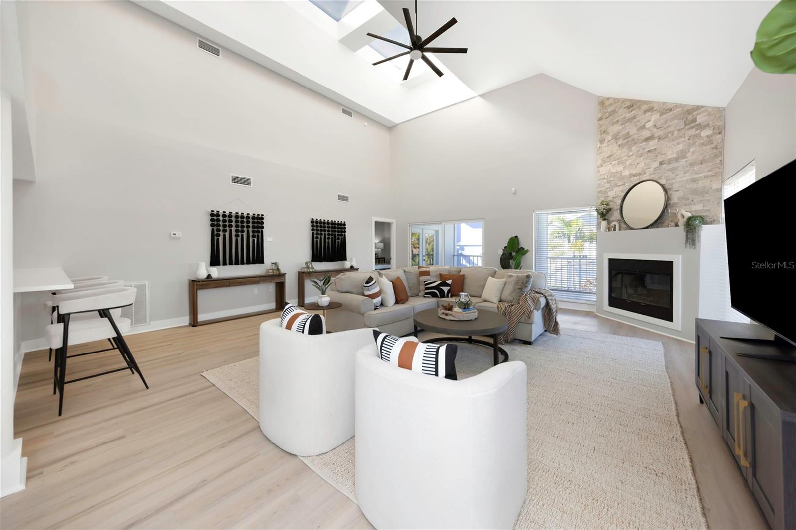 Image 24 of 89 For 6015 Barefoot Court