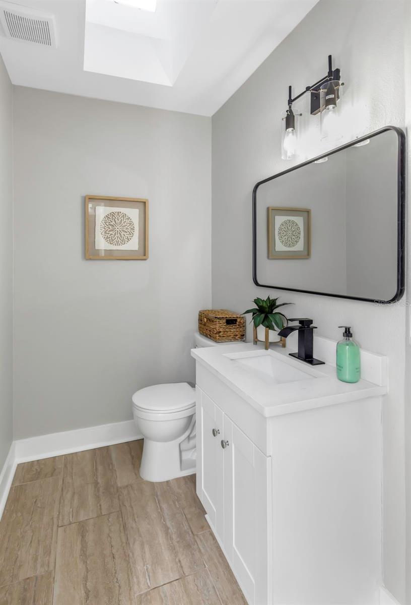 Image 26 of 89 For 6015 Barefoot Court