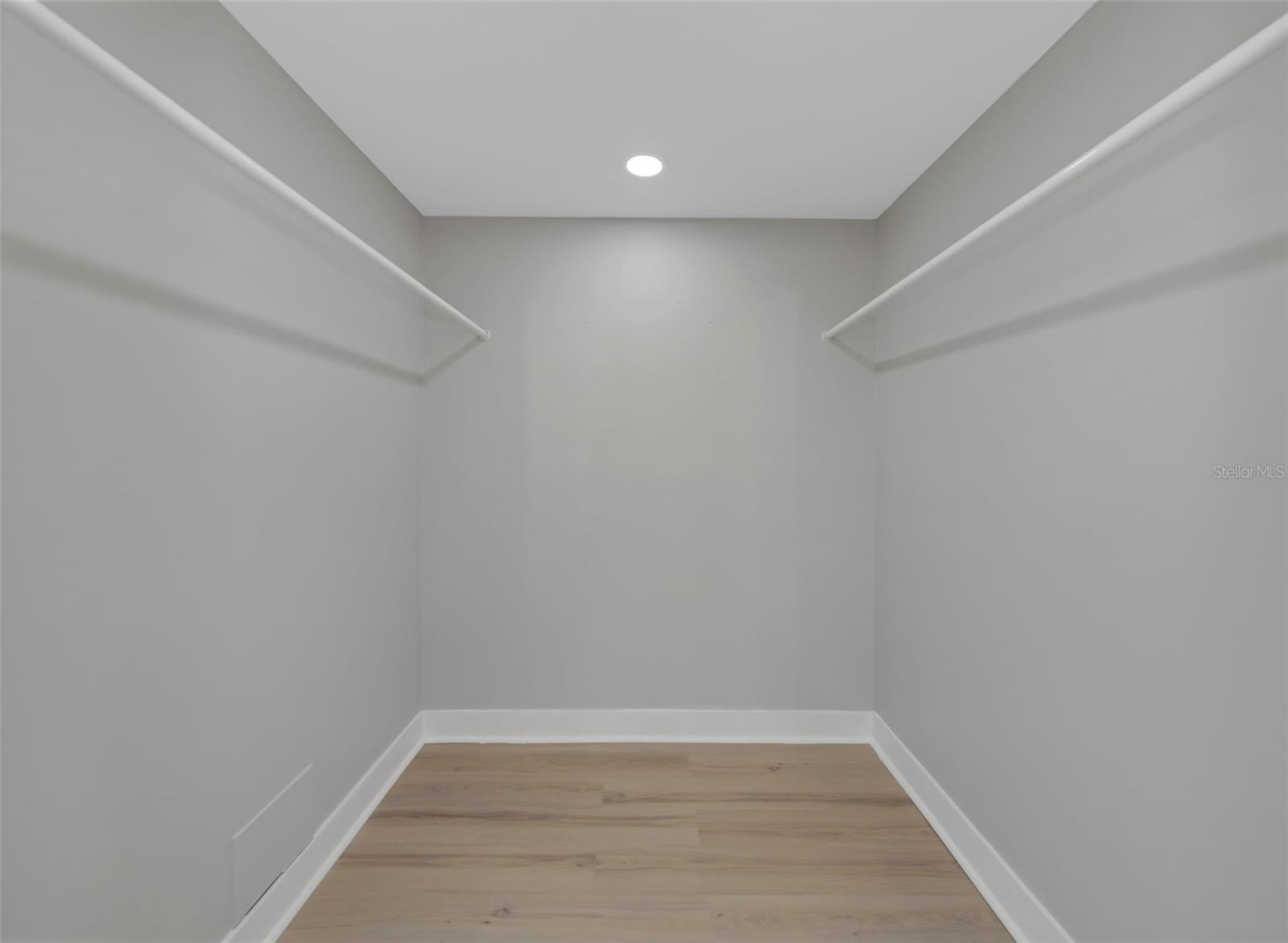 Image 28 of 89 For 6015 Barefoot Court