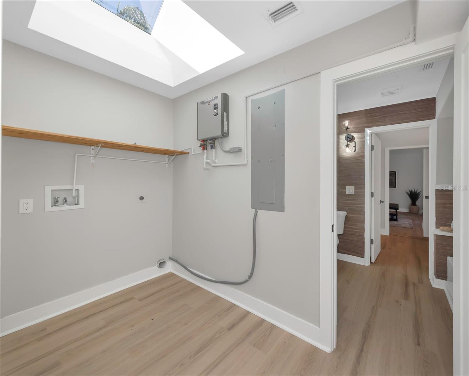 Image 32 of 89 For 6015 Barefoot Court