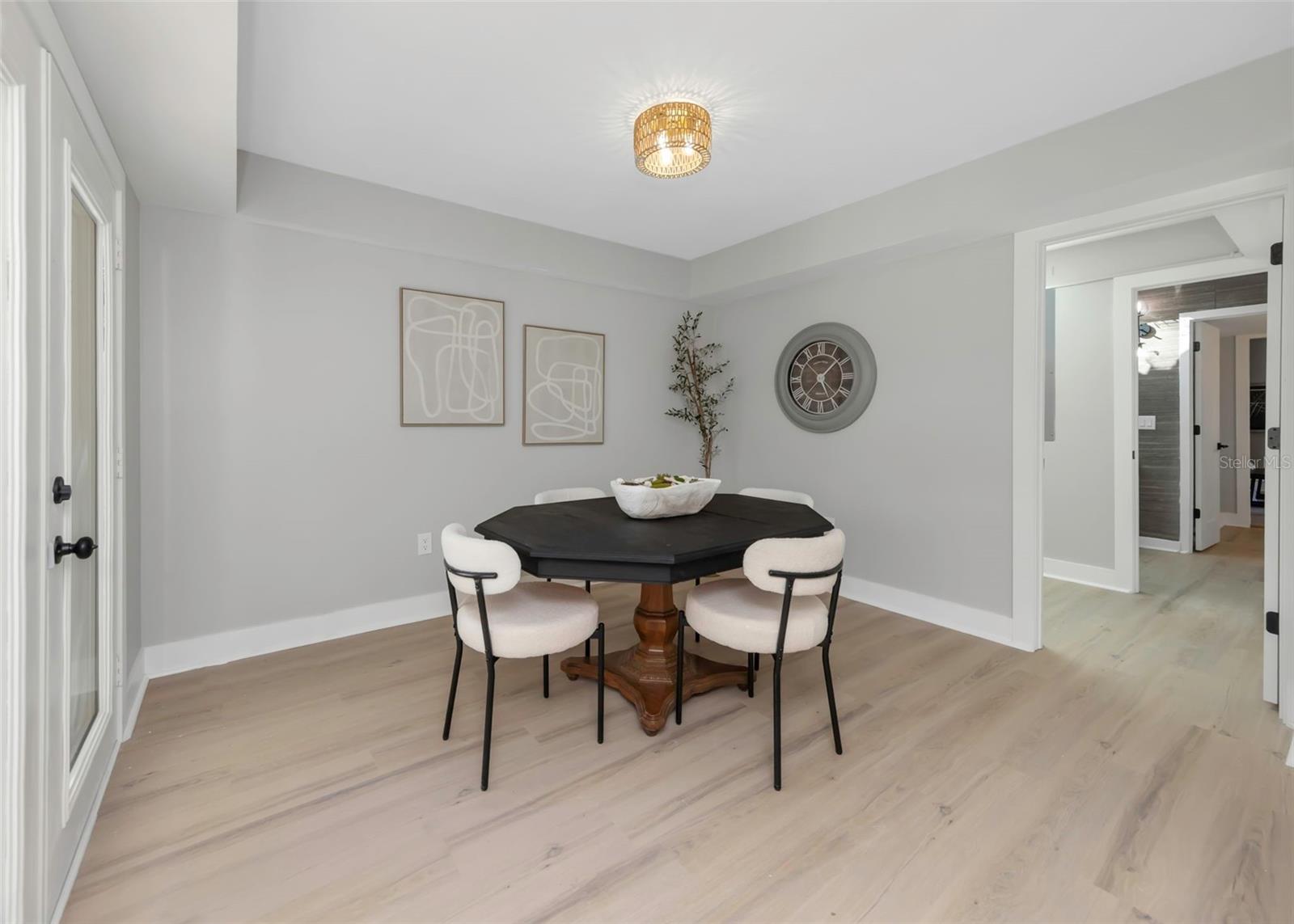 Image 34 of 89 For 6015 Barefoot Court