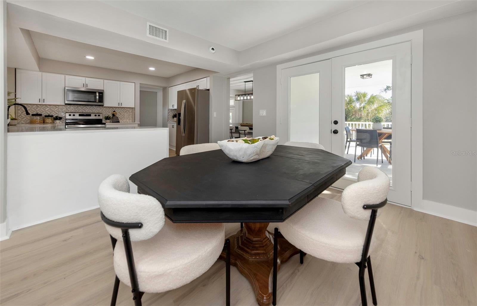 Image 35 of 89 For 6015 Barefoot Court