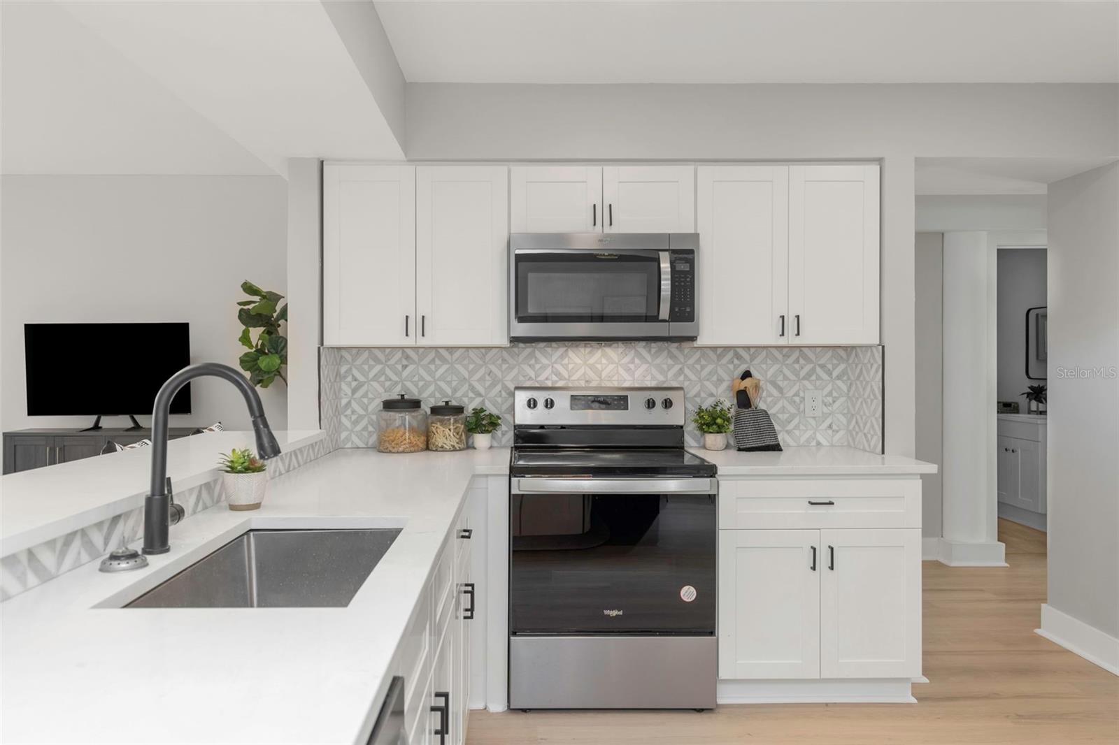 Image 4 of 89 For 6015 Barefoot Court