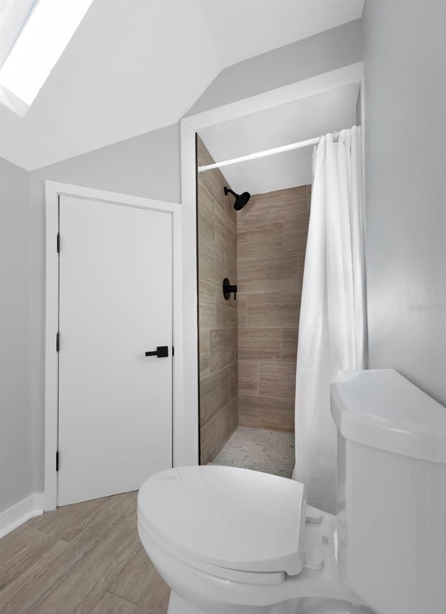 Image 46 of 89 For 6015 Barefoot Court