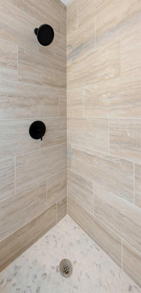 Image 49 of 89 For 6015 Barefoot Court