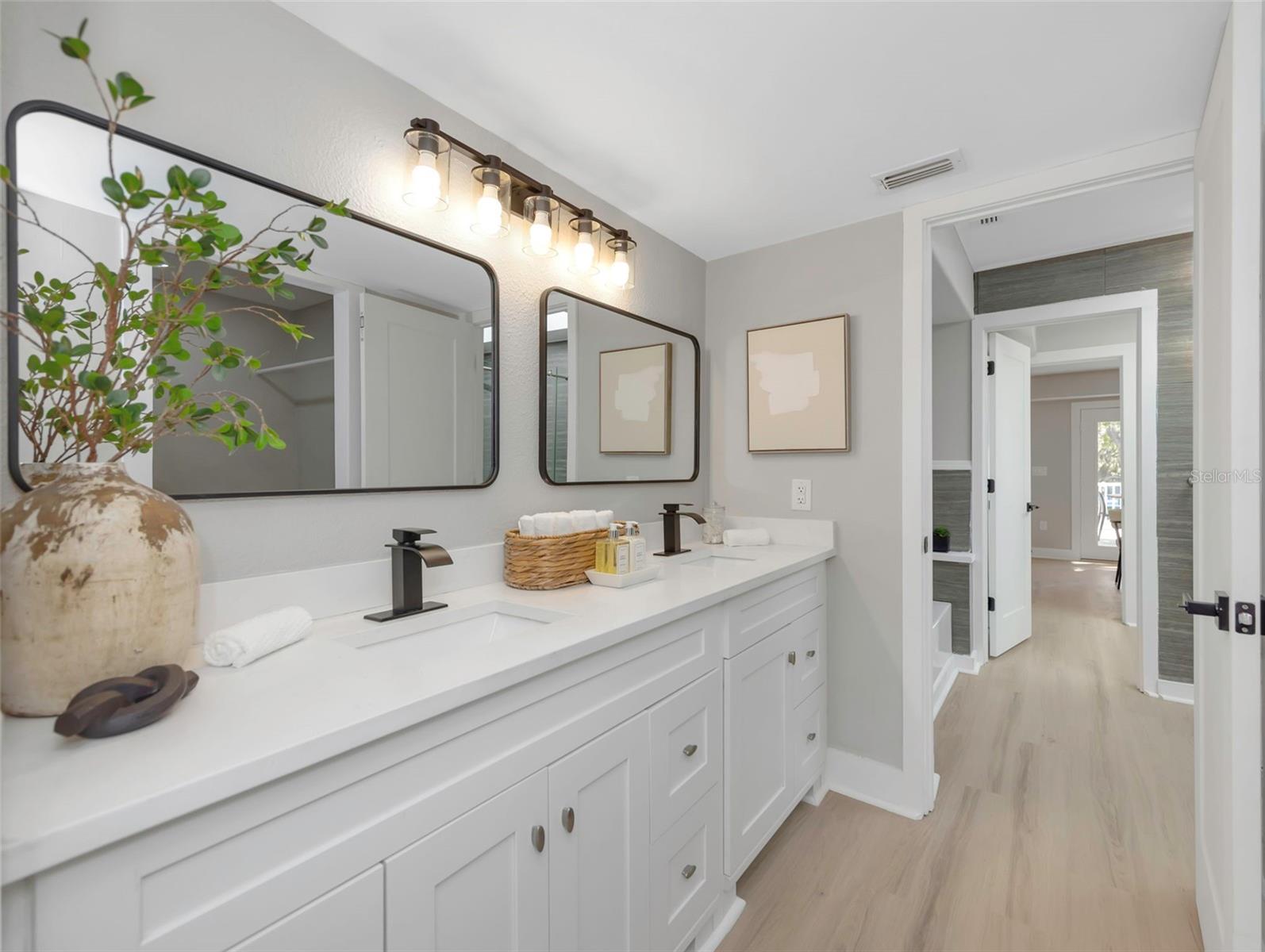 Image 7 of 89 For 6015 Barefoot Court