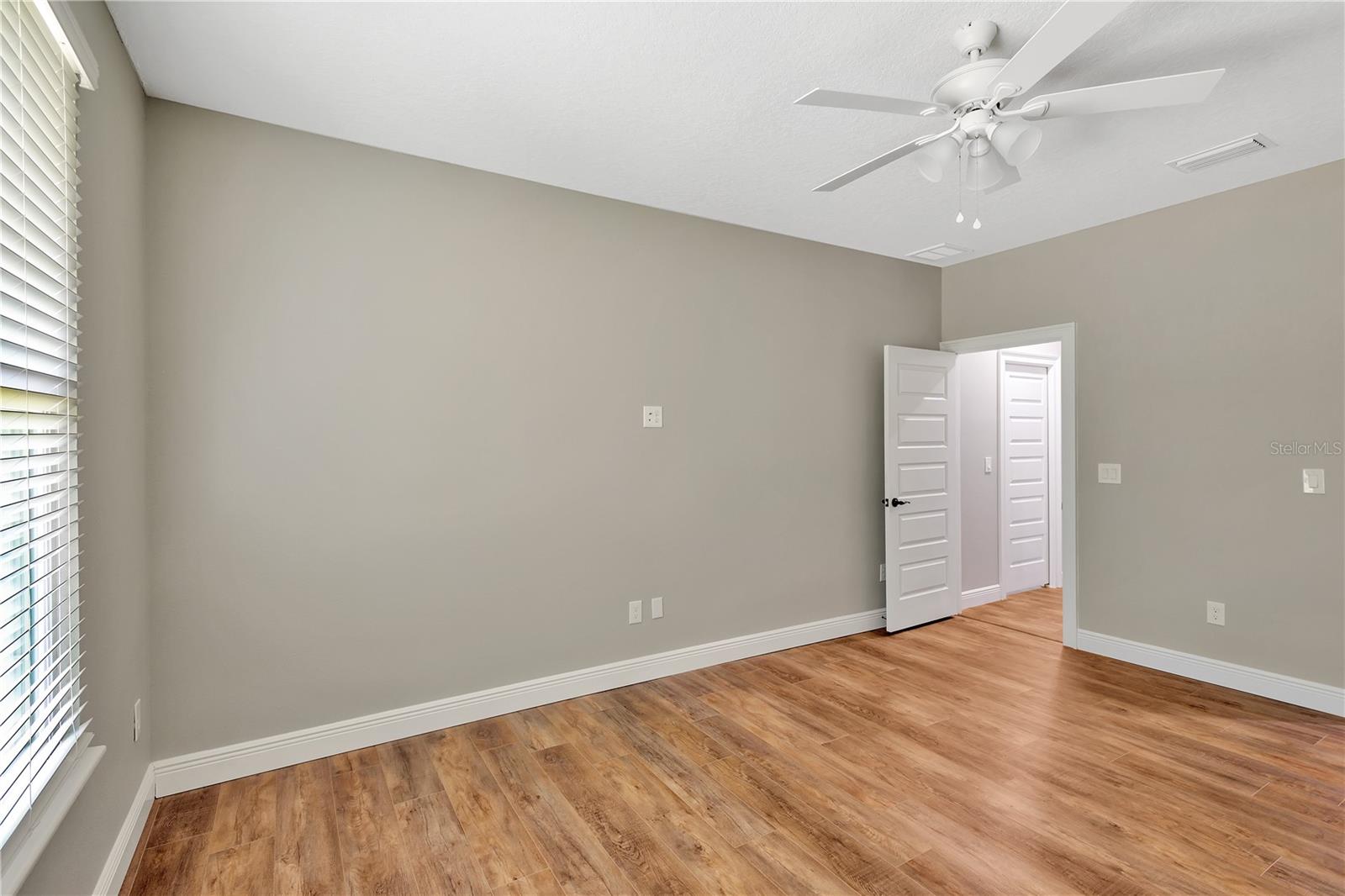 Image 23 of 40 For 1604 Rowland Drive