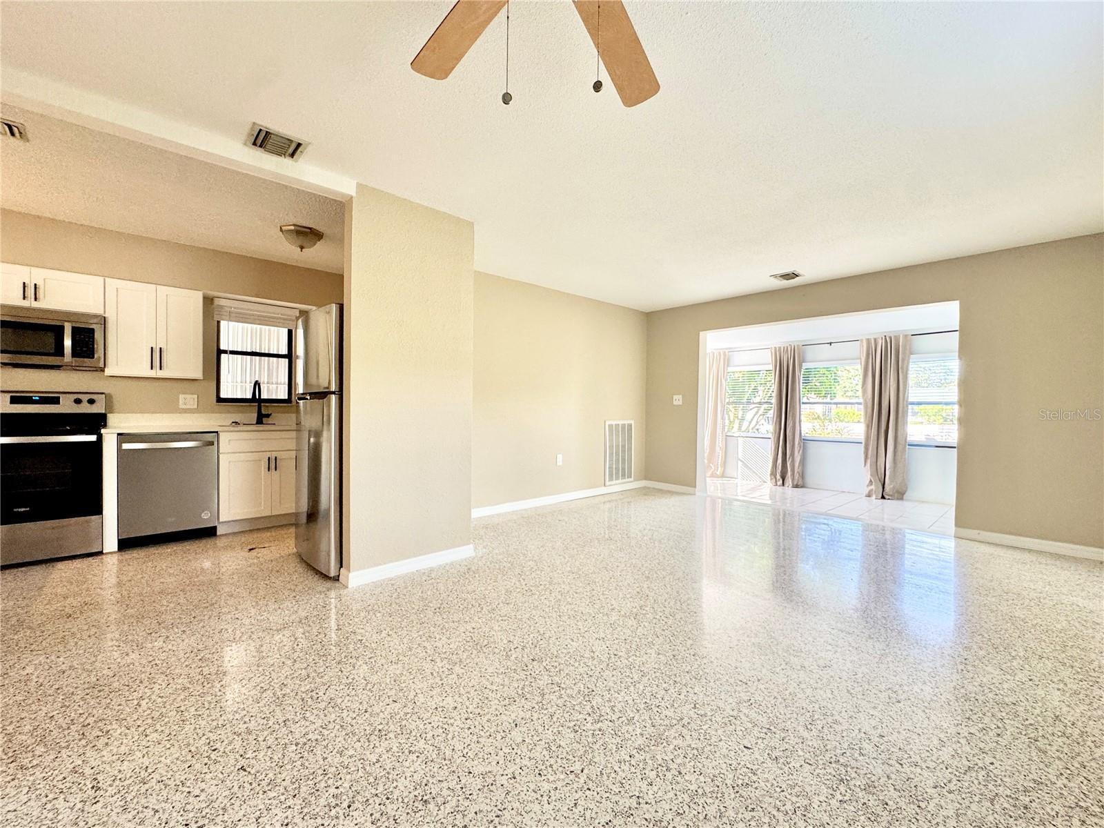 Image 15 of 30 For 4335 Floramar Terrace