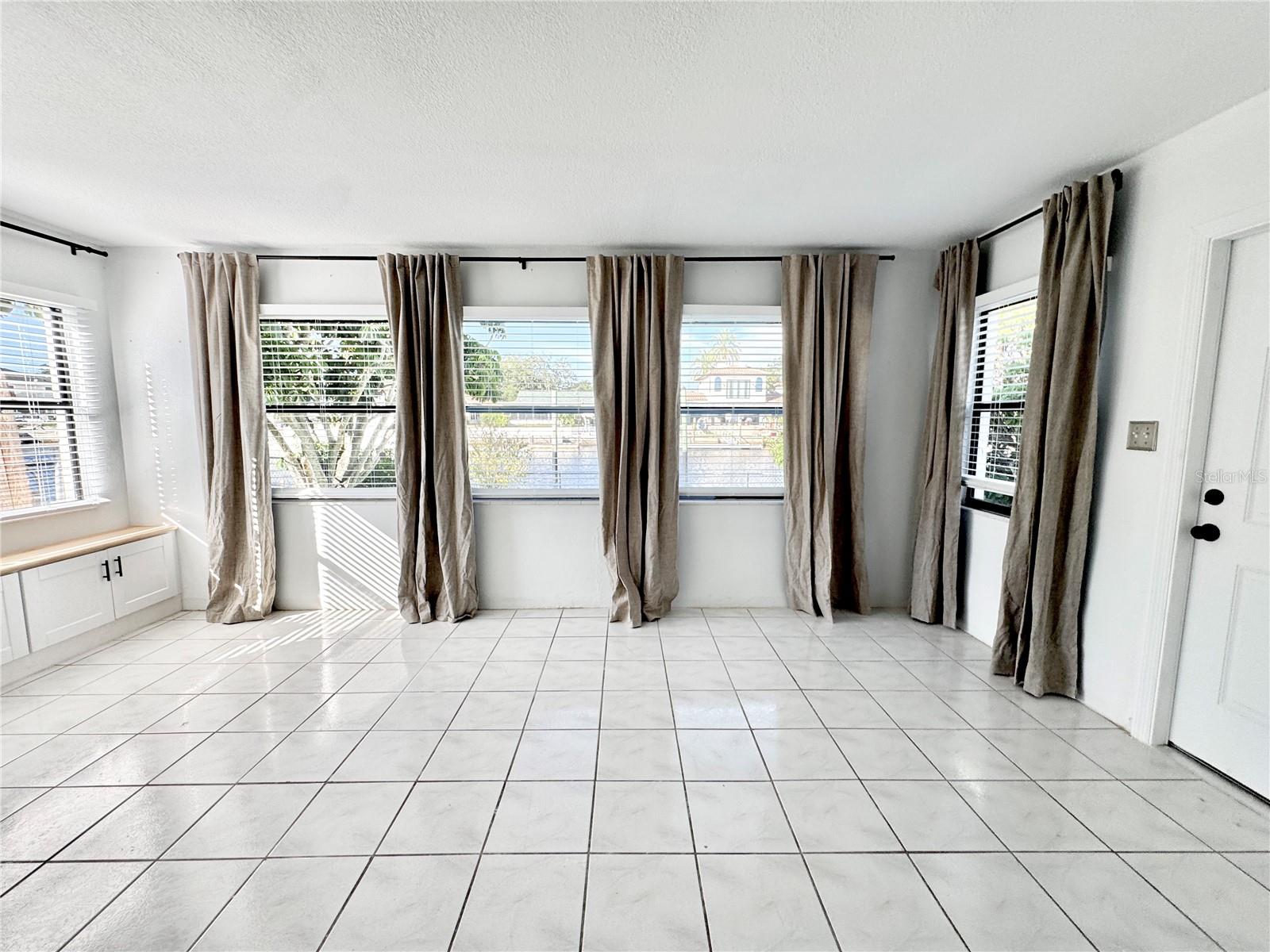 Image 20 of 30 For 4335 Floramar Terrace