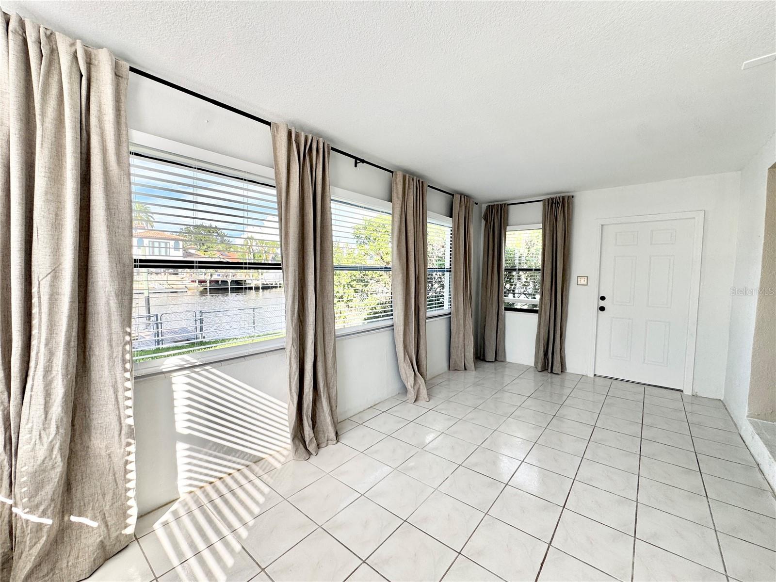 Image 23 of 30 For 4335 Floramar Terrace