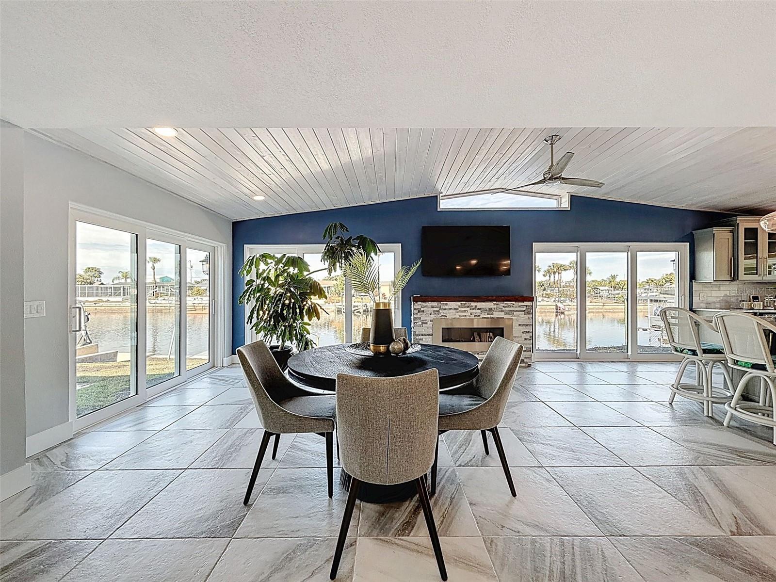 Listing photo id 8 for 12821 2nd Isle