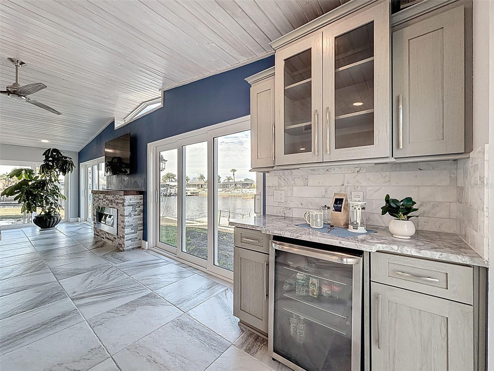 Listing photo id 11 for 12821 2nd Isle