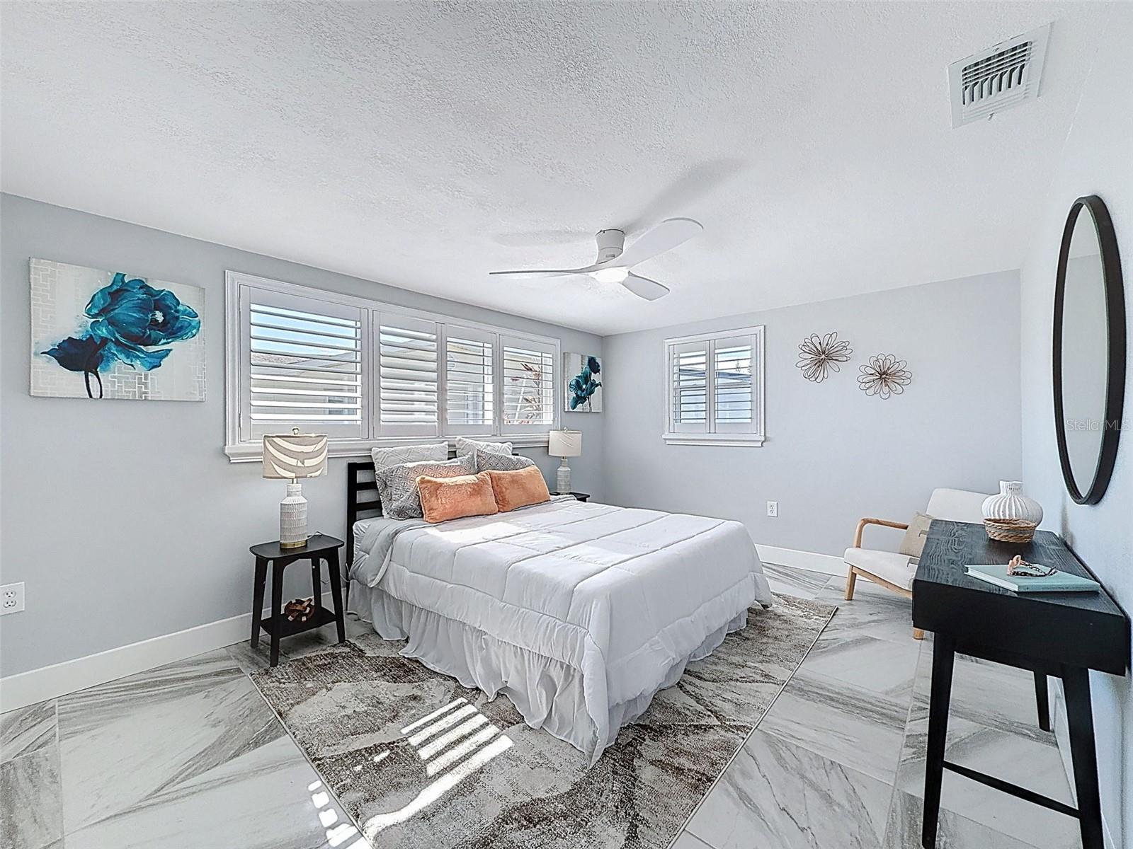 Listing photo id 23 for 12821 2nd Isle