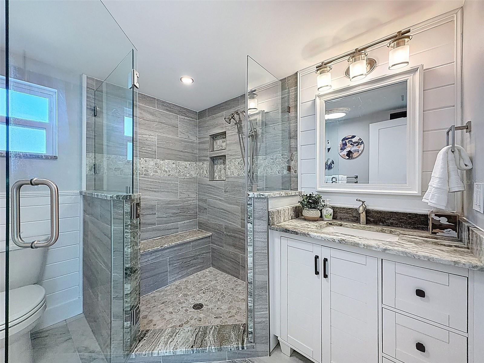 Listing photo id 26 for 12821 2nd Isle