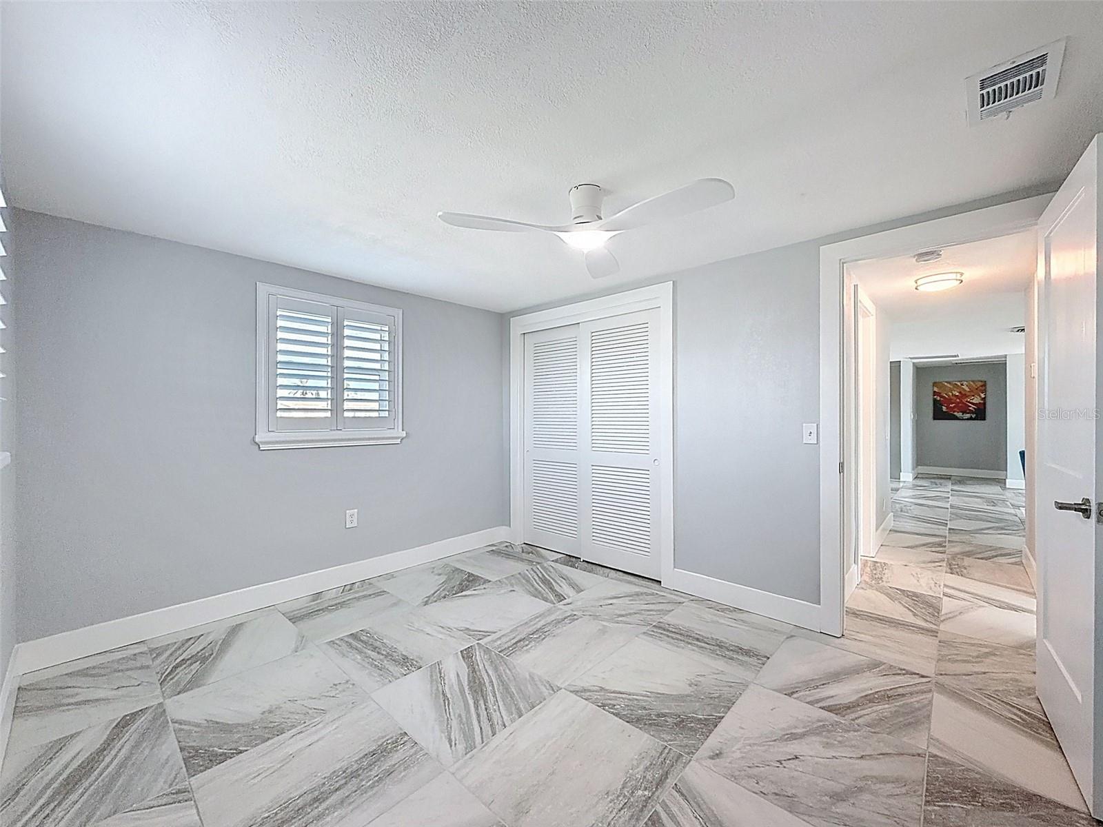 Listing photo id 27 for 12821 2nd Isle