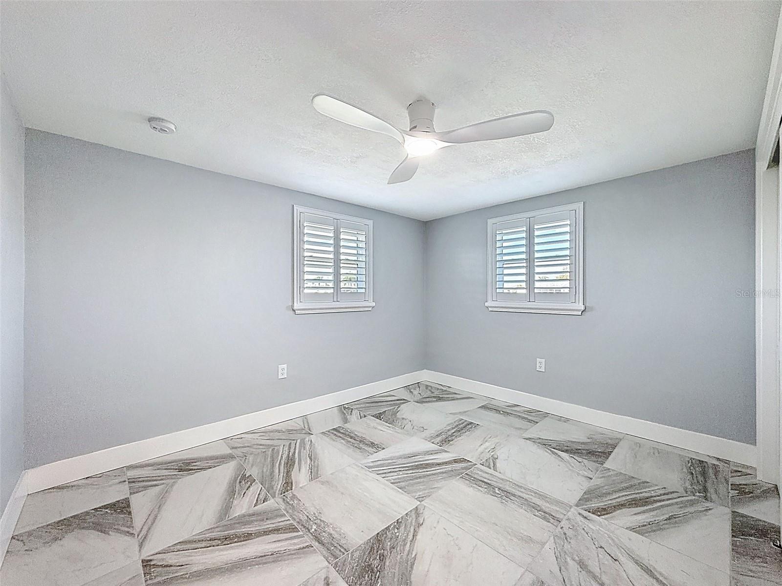 Listing photo id 29 for 12821 2nd Isle