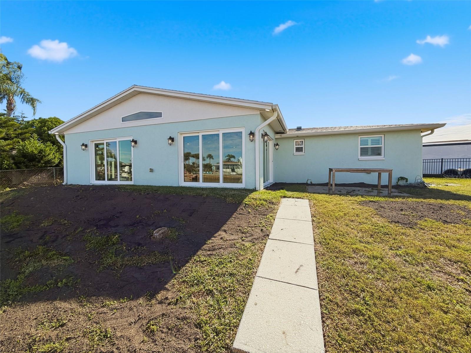 Listing photo id 31 for 12821 2nd Isle