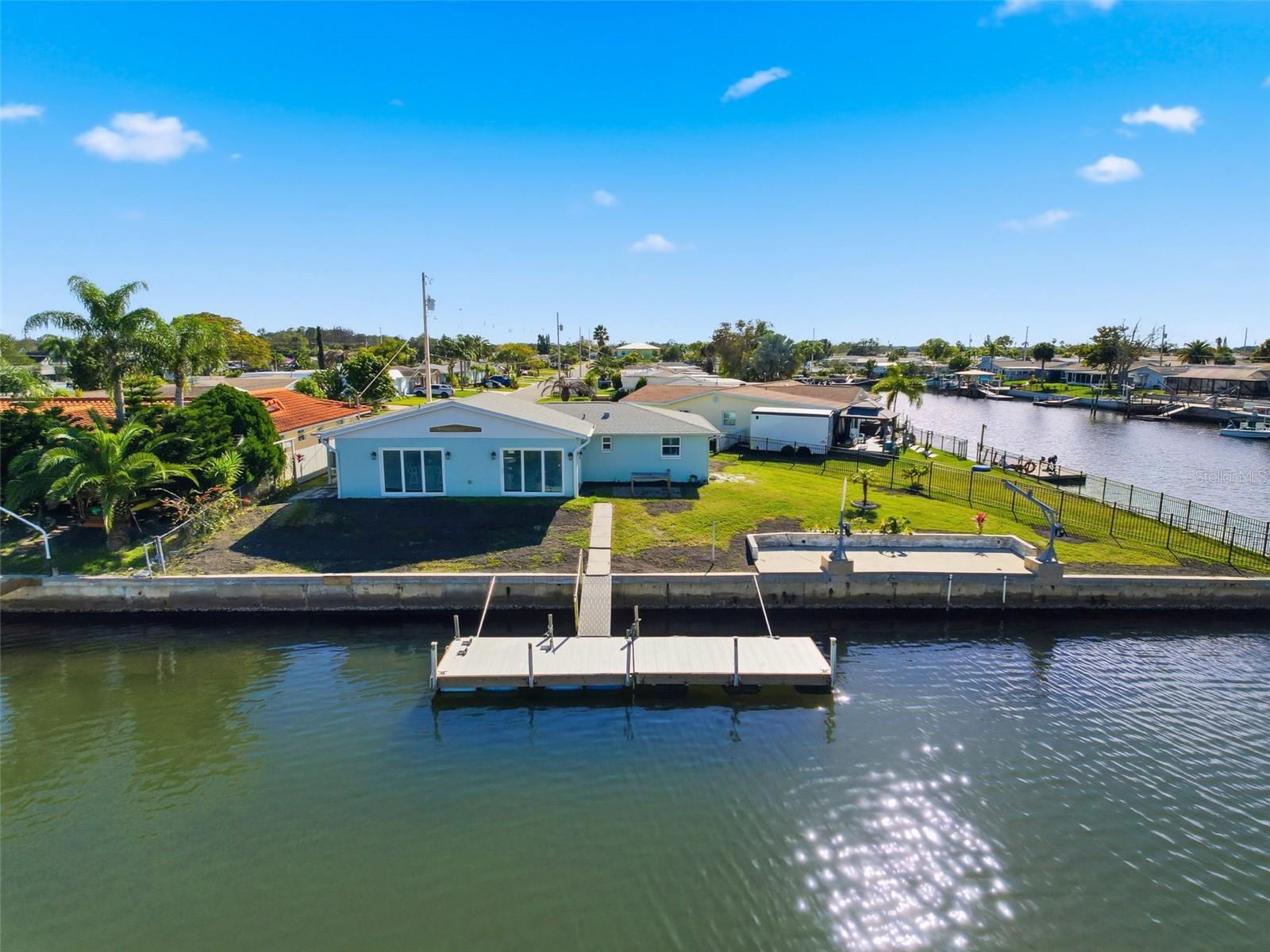 Listing photo id 2 for 12821 2nd Isle