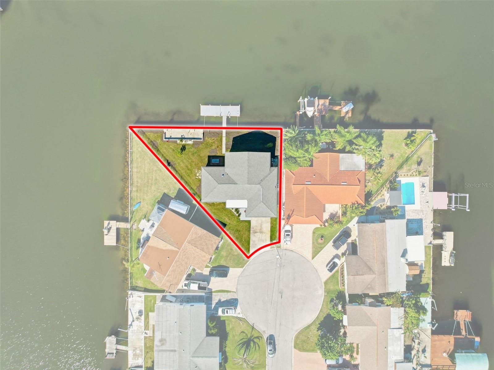 Listing photo id 45 for 12821 2nd Isle