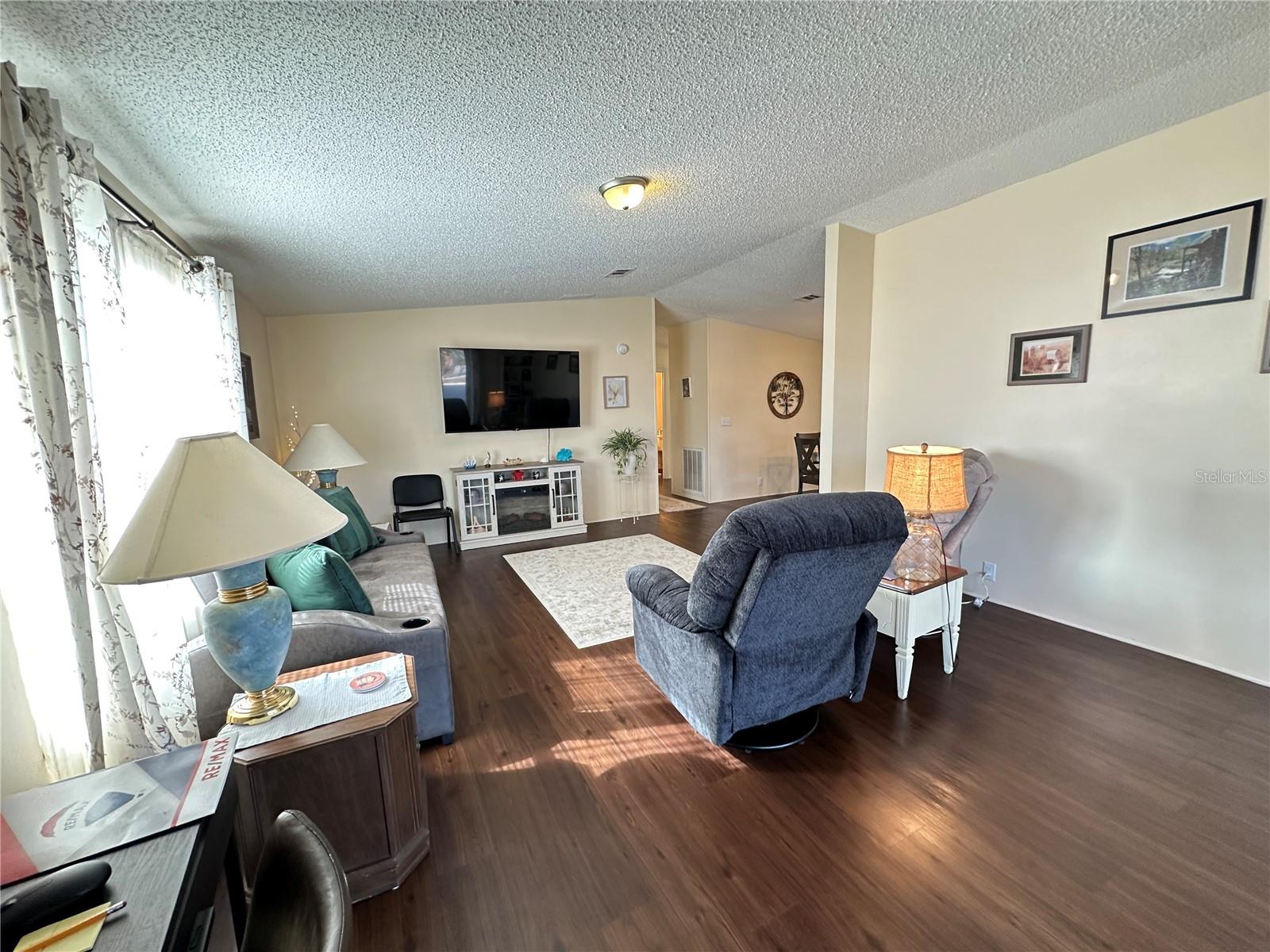 Image 17 of 53 For 16735 Olivaud Street