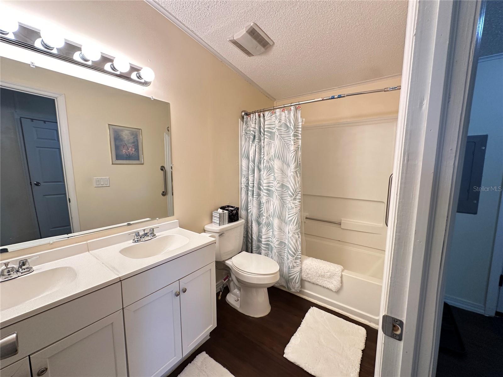 Image 27 of 53 For 16735 Olivaud Street