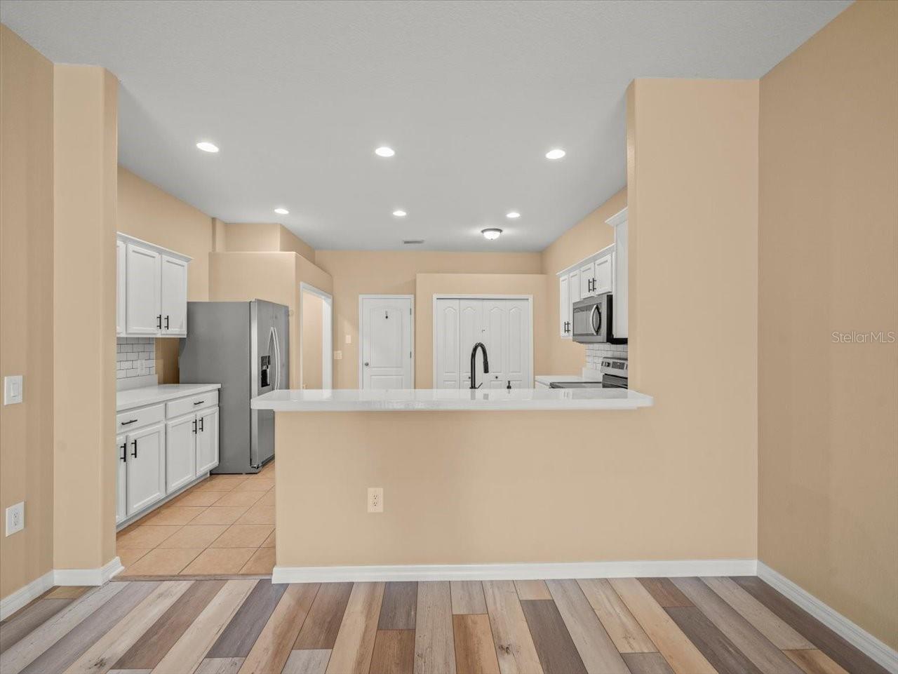 Listing photo id 8 for 13049 Moonstone Way