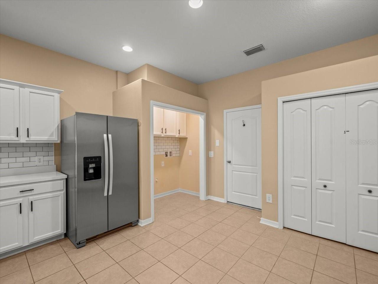 Listing photo id 15 for 13049 Moonstone Way