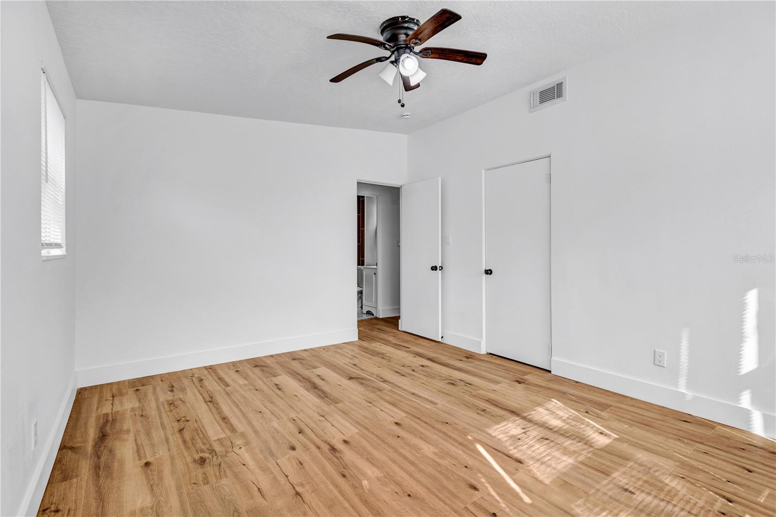 Image 11 of 25 For 5102 Newton Avenue S