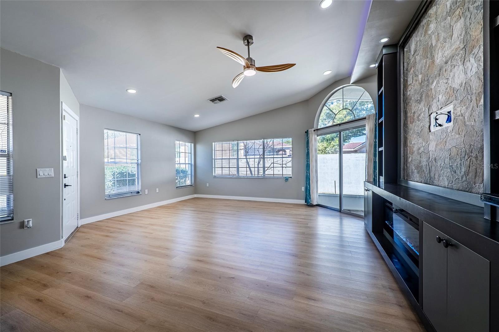 Image 4 of 38 For 11653 Orleans Lane