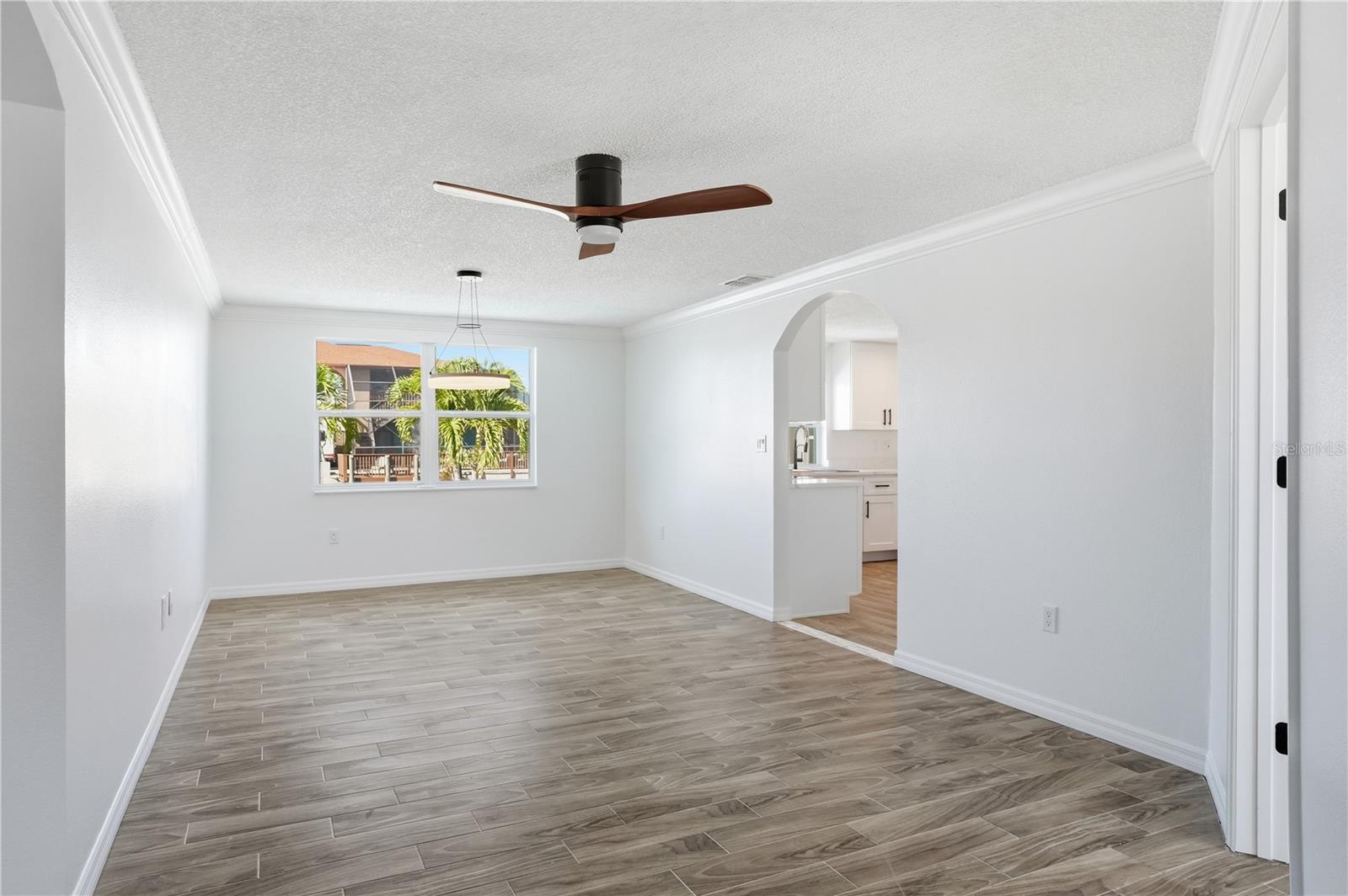 Image 10 of 56 For 9837 Island Harbor Drive