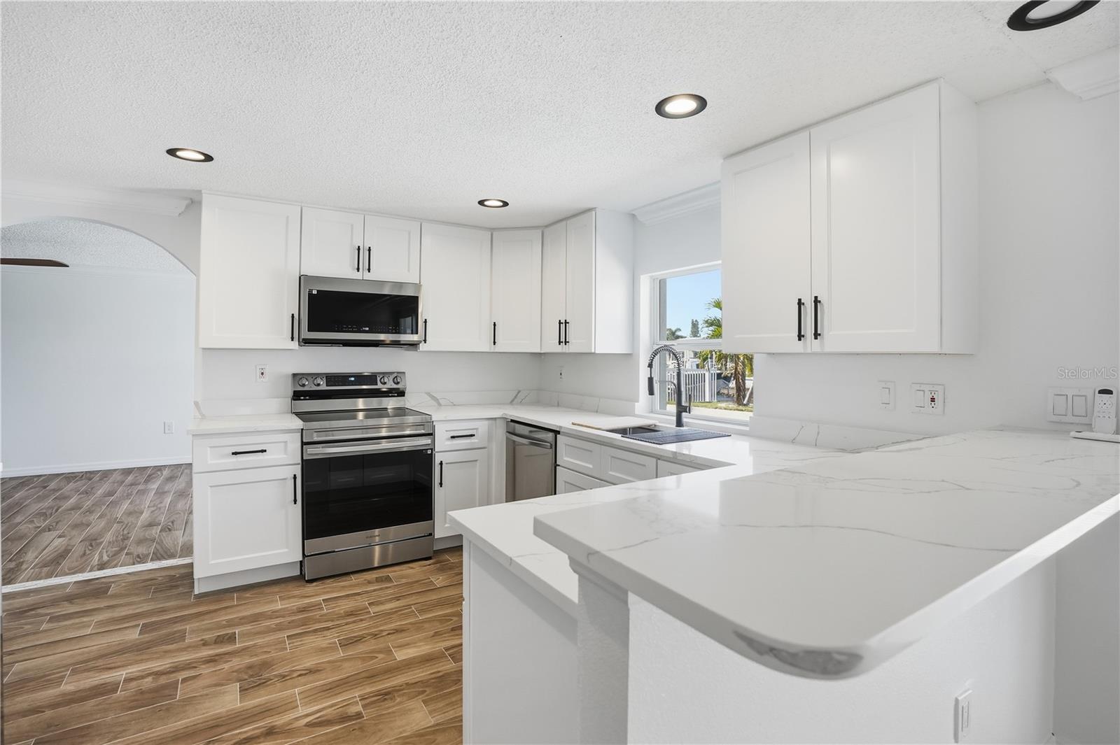 Image 12 of 56 For 9837 Island Harbor Drive