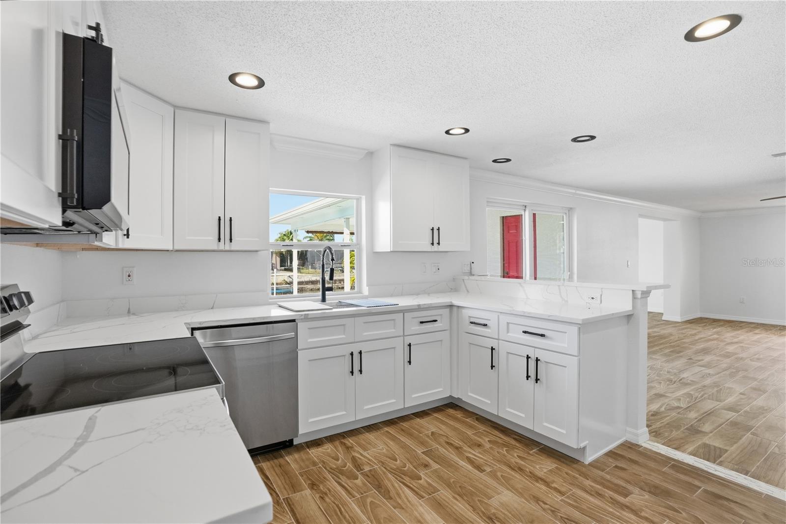 Image 16 of 56 For 9837 Island Harbor Drive