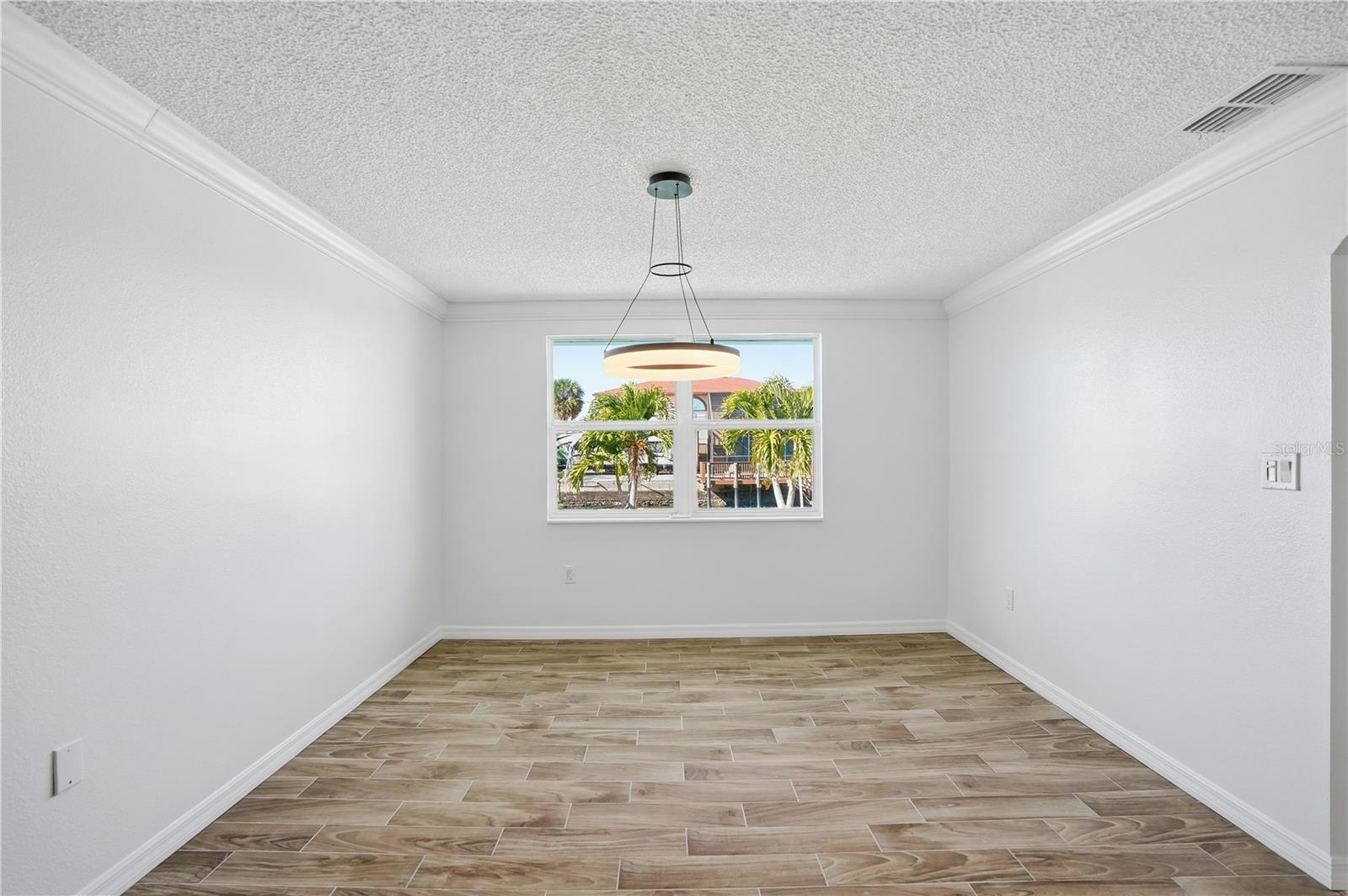 Image 17 of 56 For 9837 Island Harbor Drive