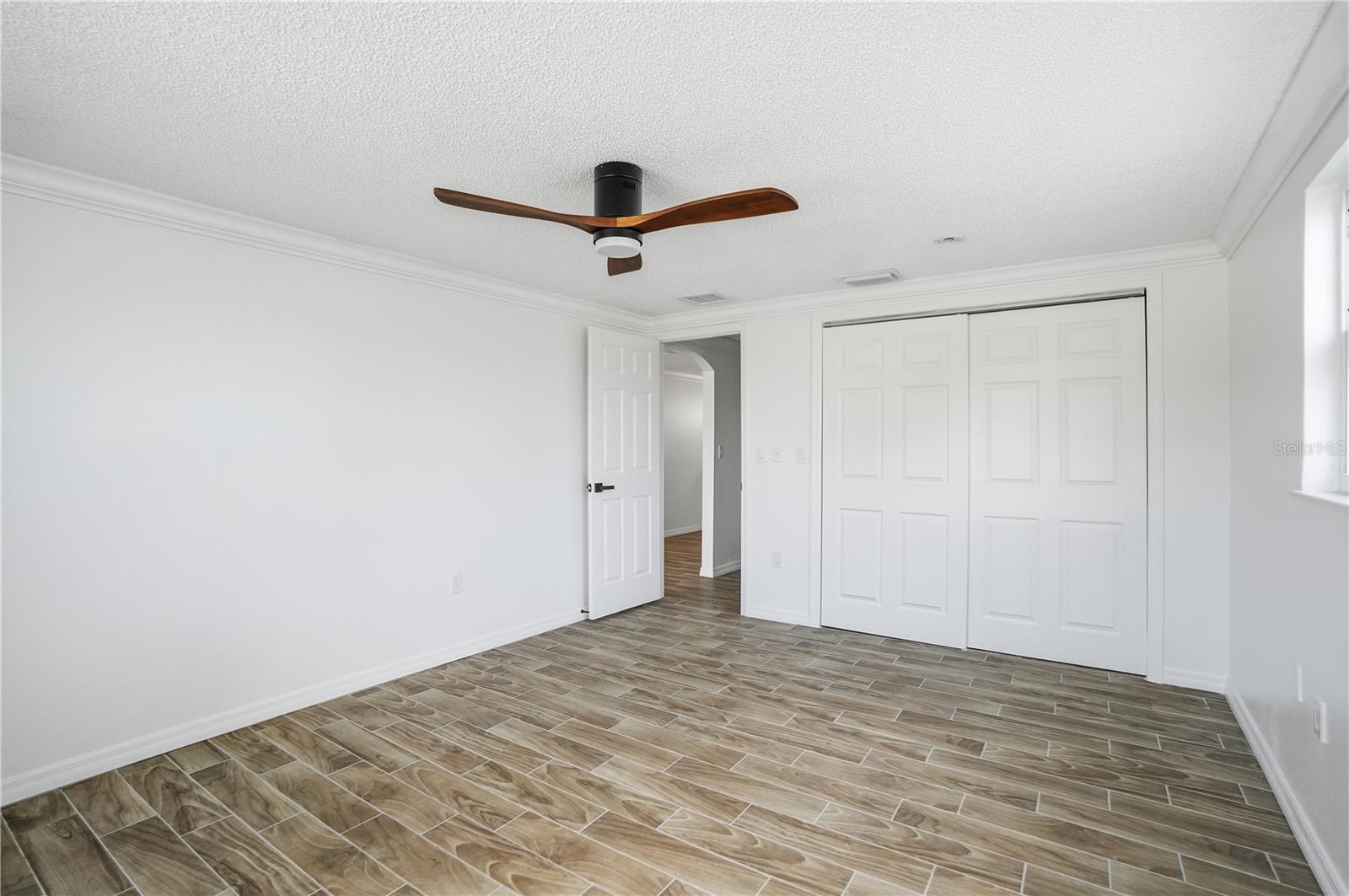 Image 20 of 56 For 9837 Island Harbor Drive