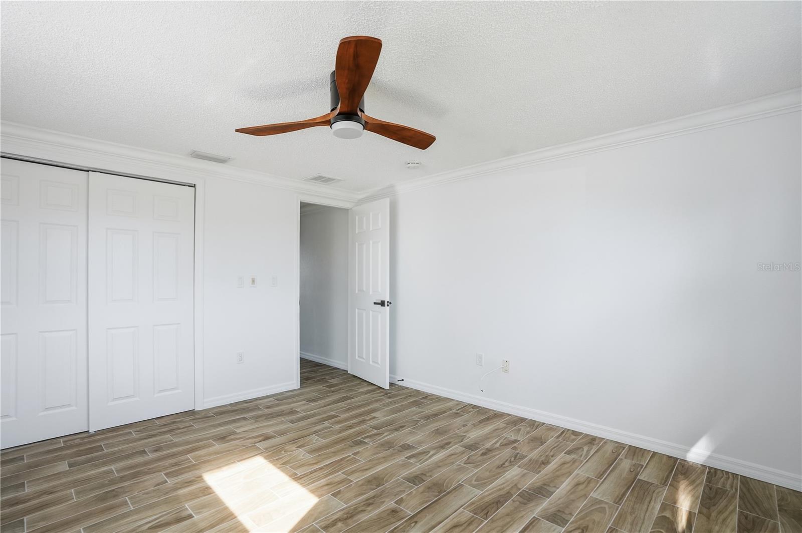 Image 22 of 56 For 9837 Island Harbor Drive