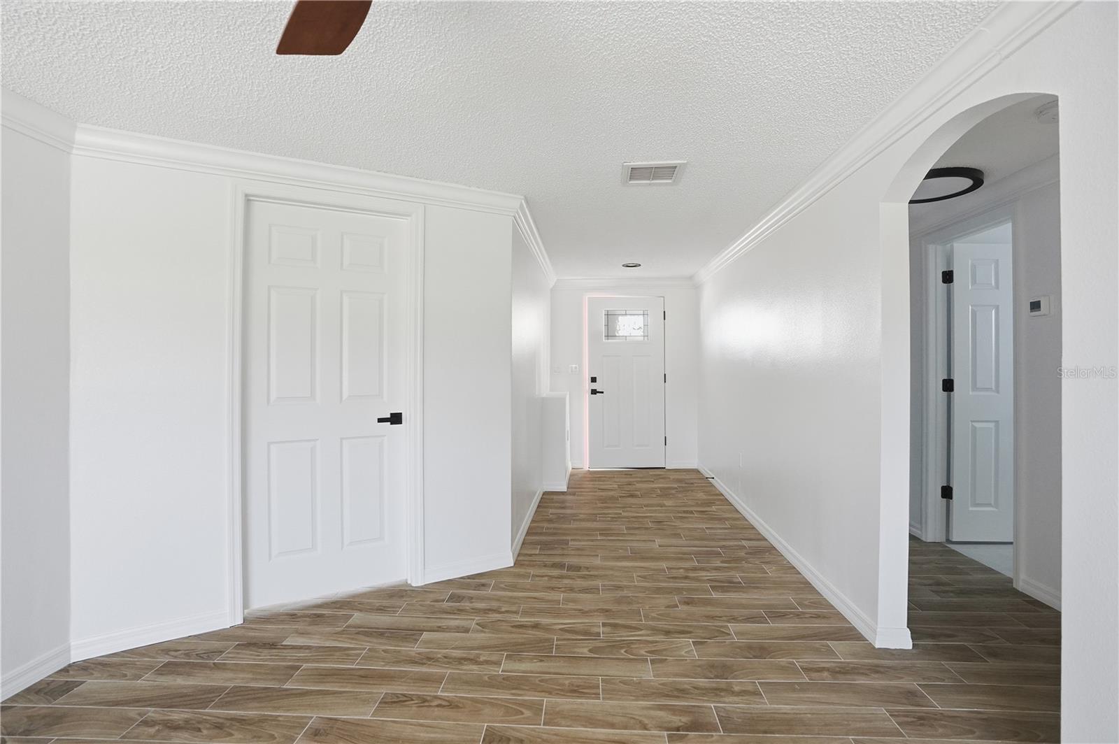 Image 3 of 56 For 9837 Island Harbor Drive