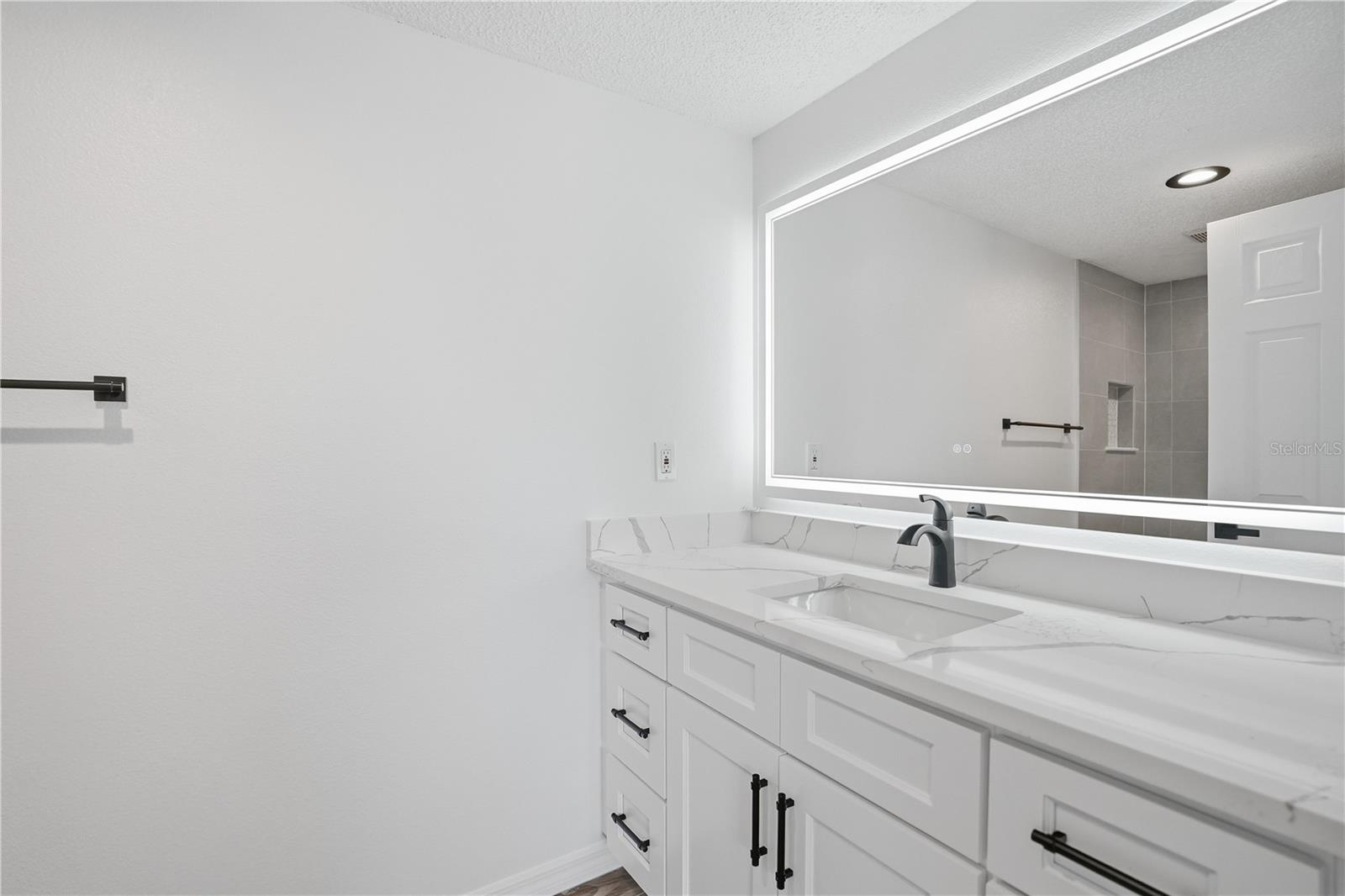 Image 32 of 56 For 9837 Island Harbor Drive