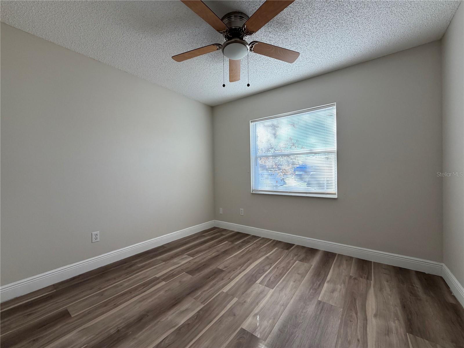 Image 5 of 9 For 1244 London Avenue 1248