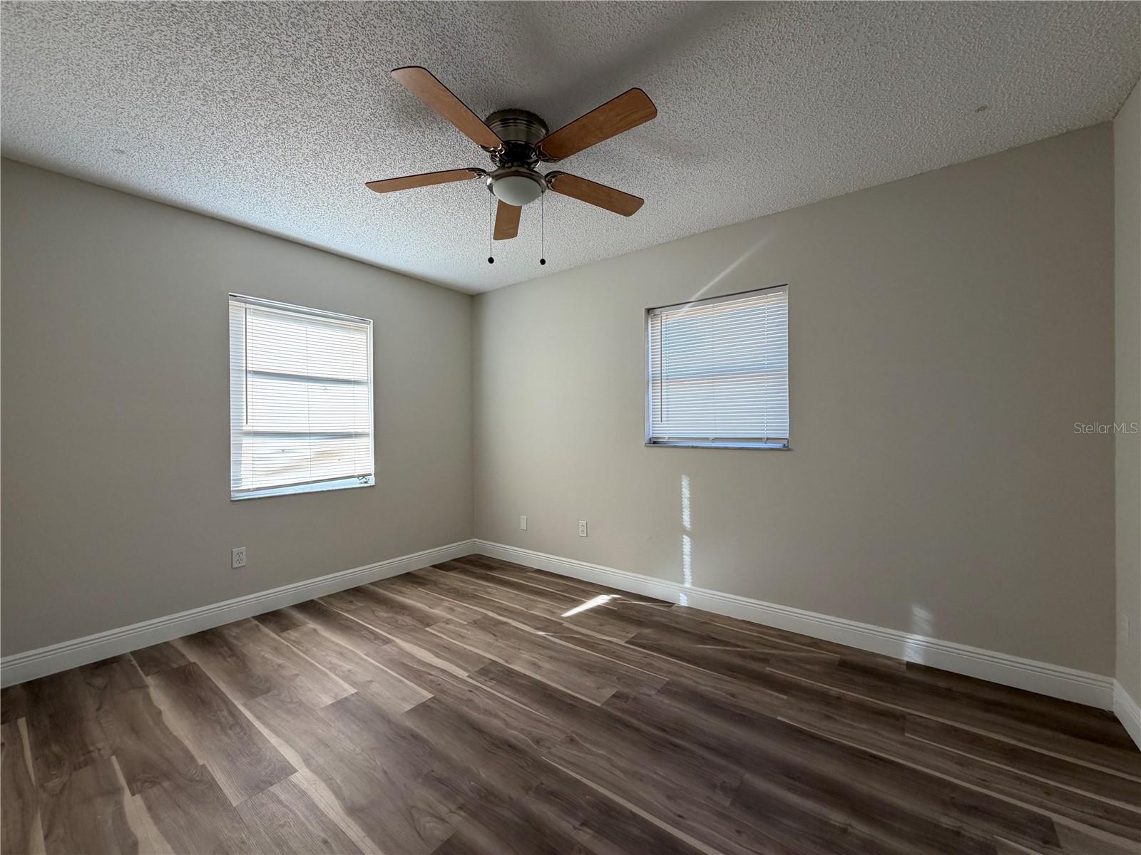 Image 7 of 9 For 1244 London Avenue 1248