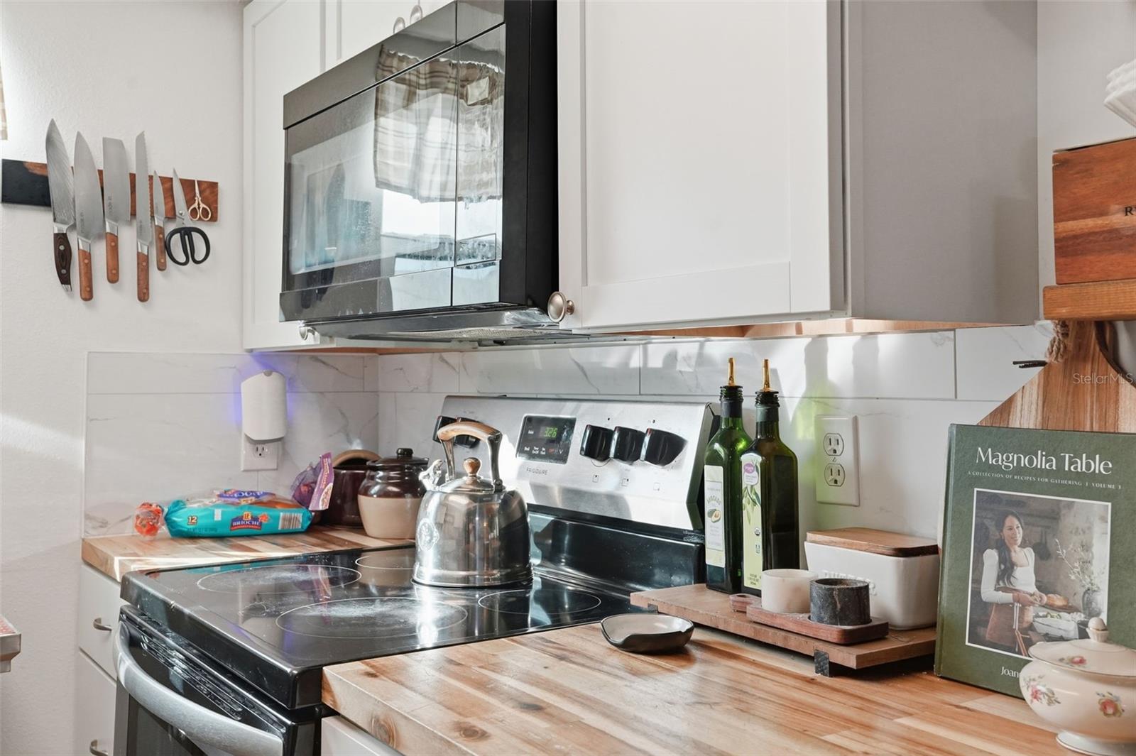 Listing photo id 12 for 7628 Dale Drive