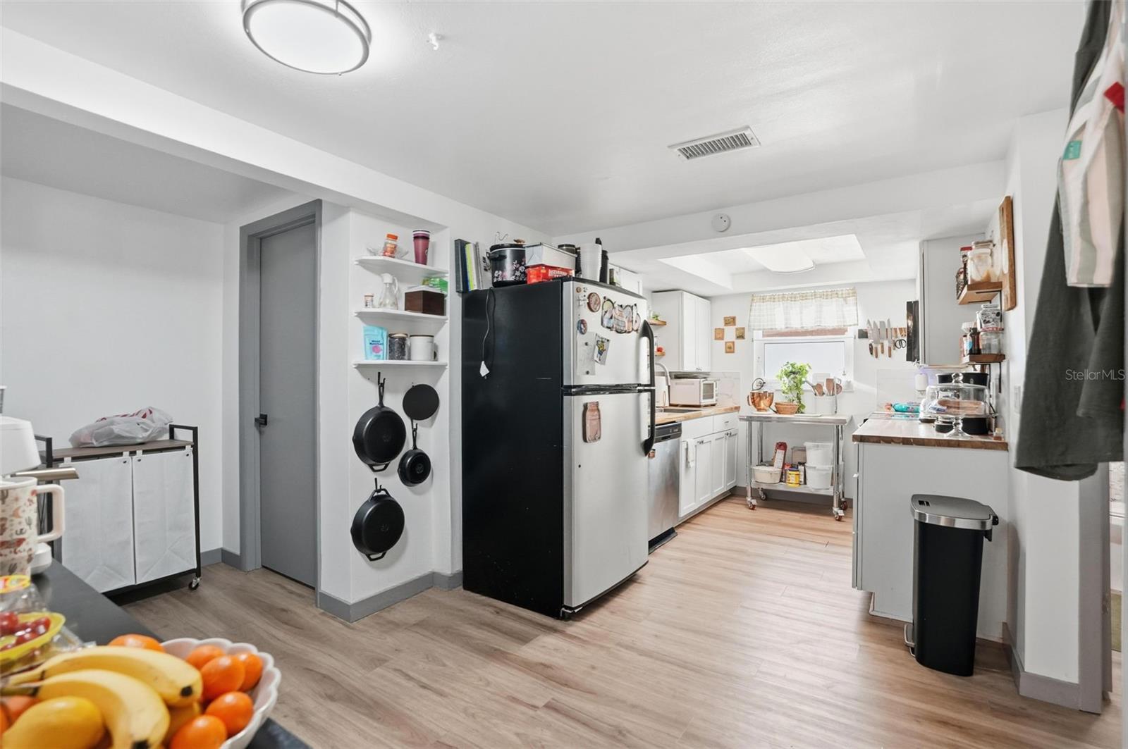 Listing photo id 14 for 7628 Dale Drive